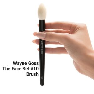 Wayne Goss 10 Cheek Brush